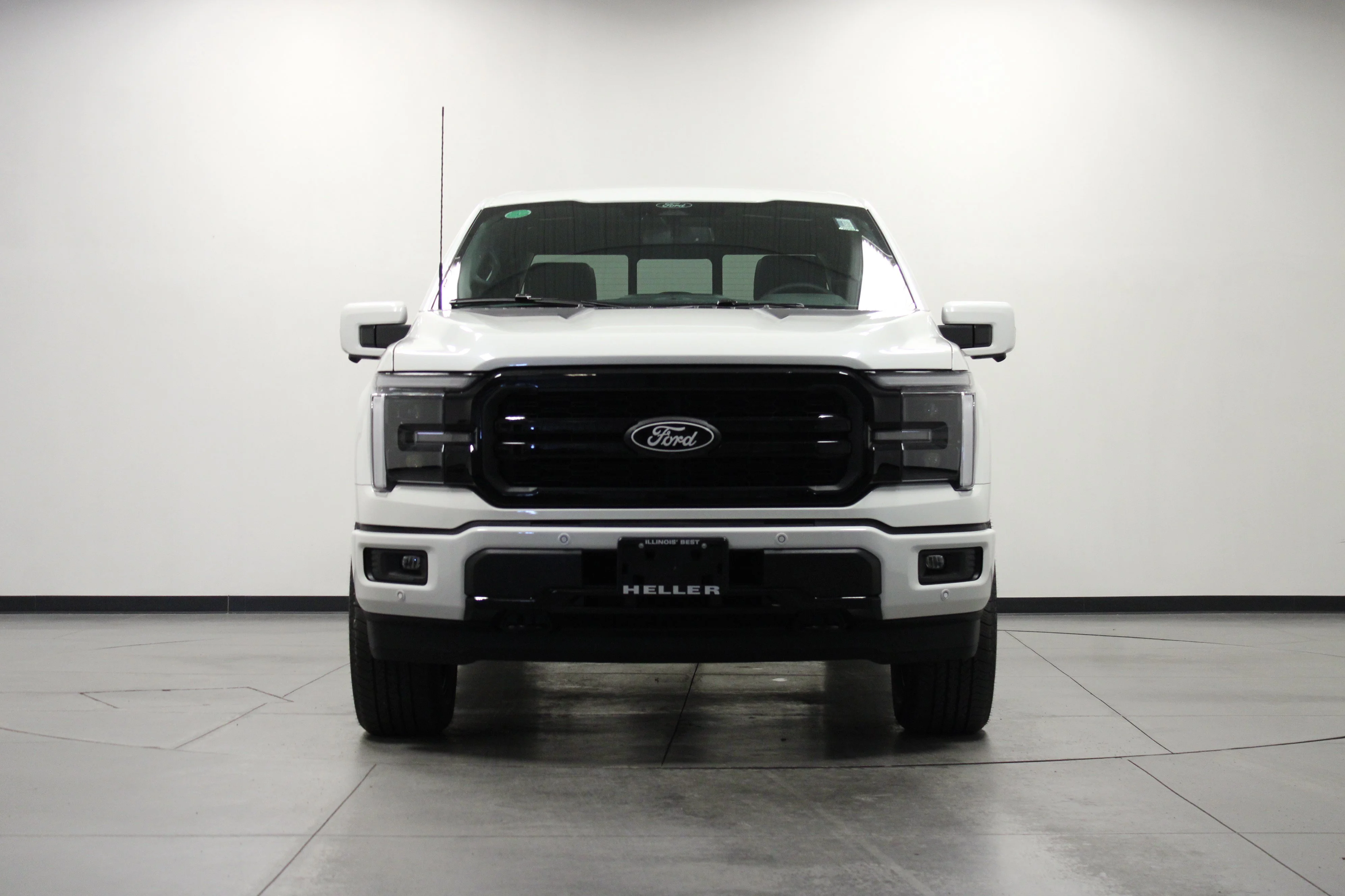 New 2026 Star White Metallic Tri-Coat Ford Lariat® image 9