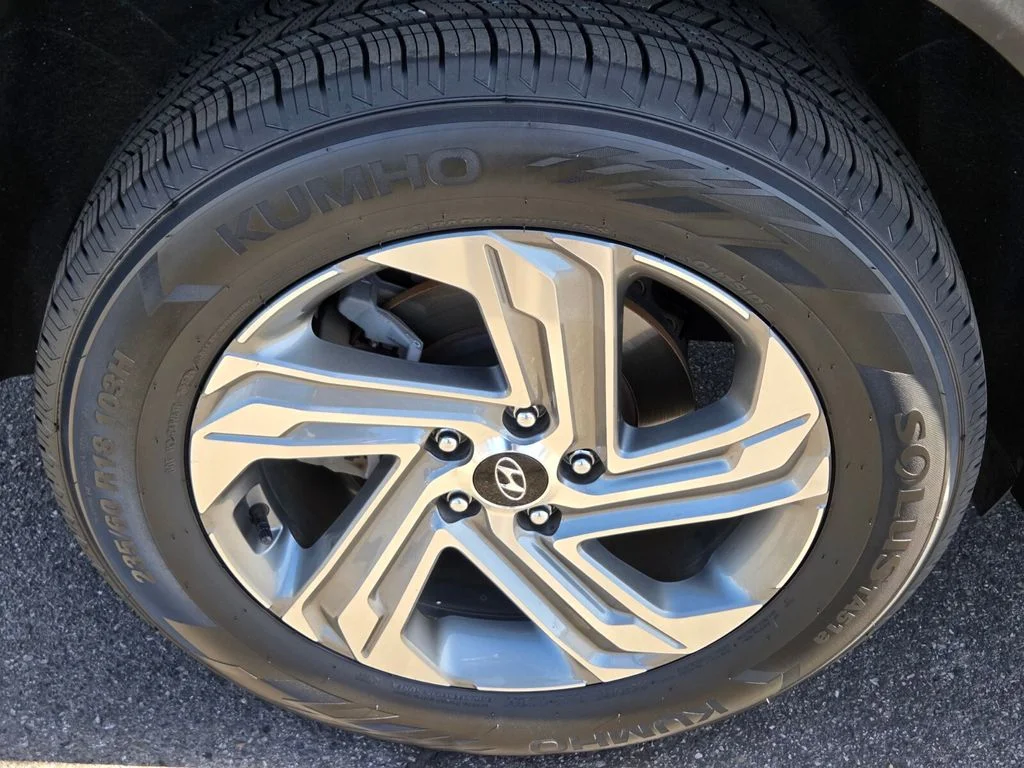 Used 2022 Gray Hyundai SEL image 10