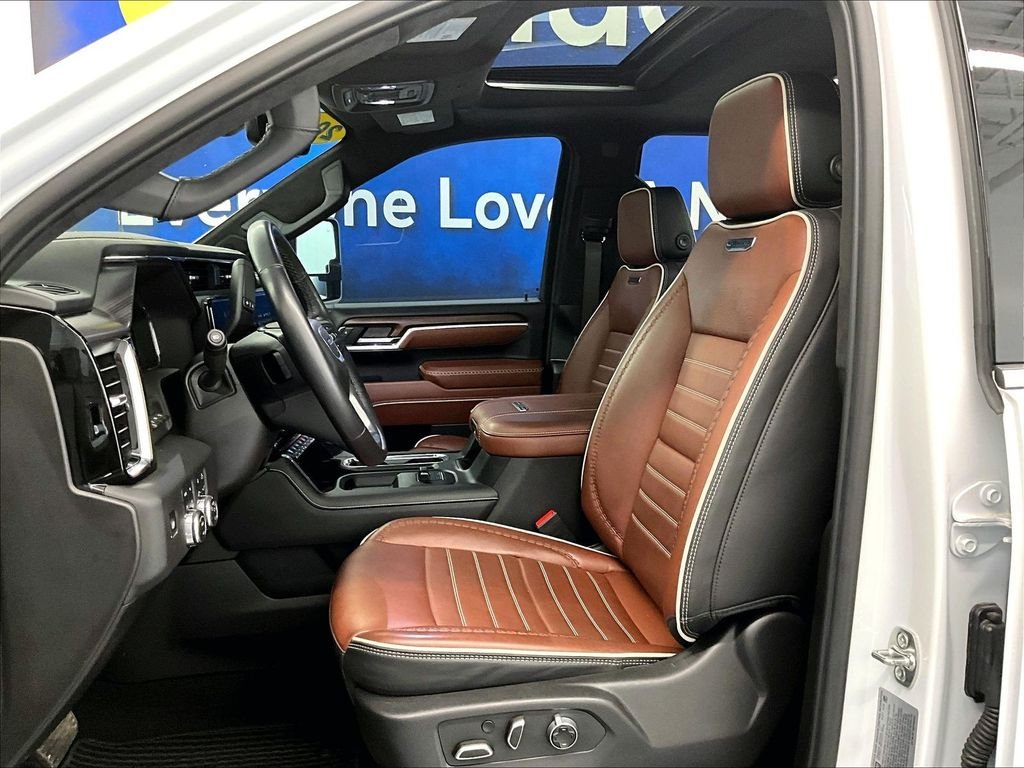 Used 2025 Summit White GMC Denali Ultimate image 10