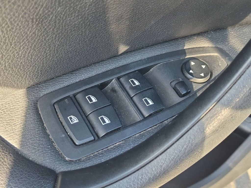 Used 2018 Gray BMW sDrive28i image 13
