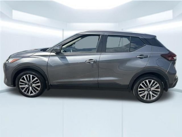 Used 2023 Gray Nissan SV image 11