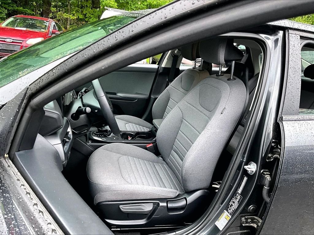 Used 2025 Interstellar Gray Kia EX image 10