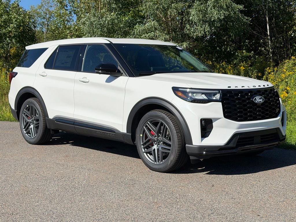 New 2027 Star White Metallic Tri-Coat Ford ST image 1