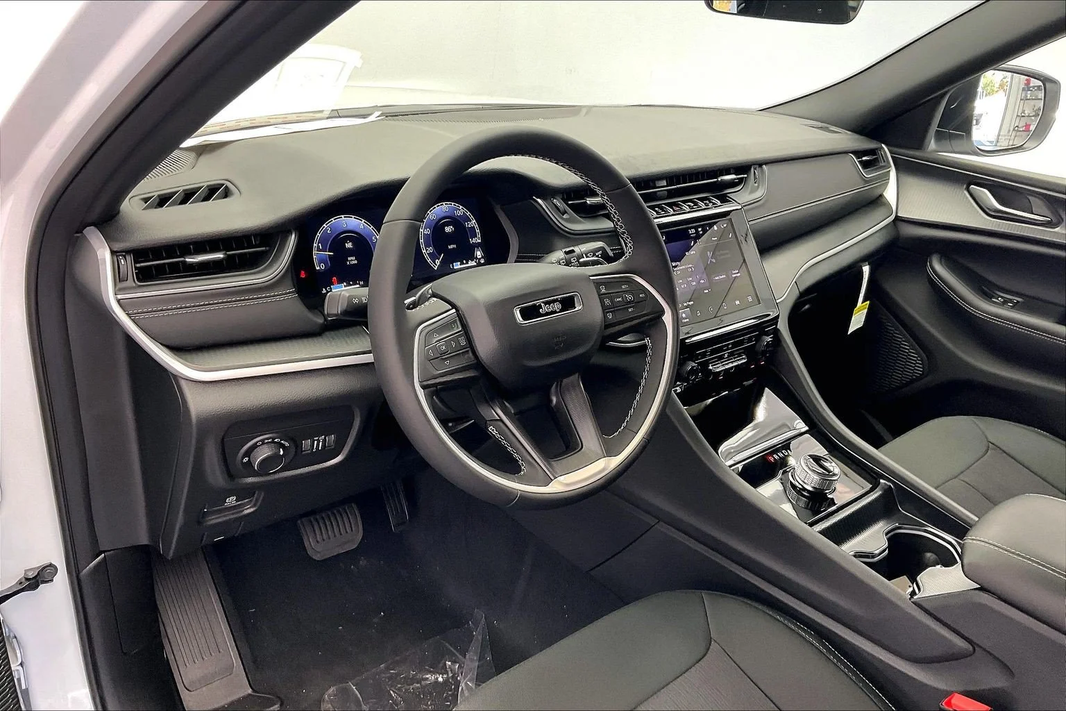 New 2026 Bright White Clearcoat Jeep Laredo X image 4