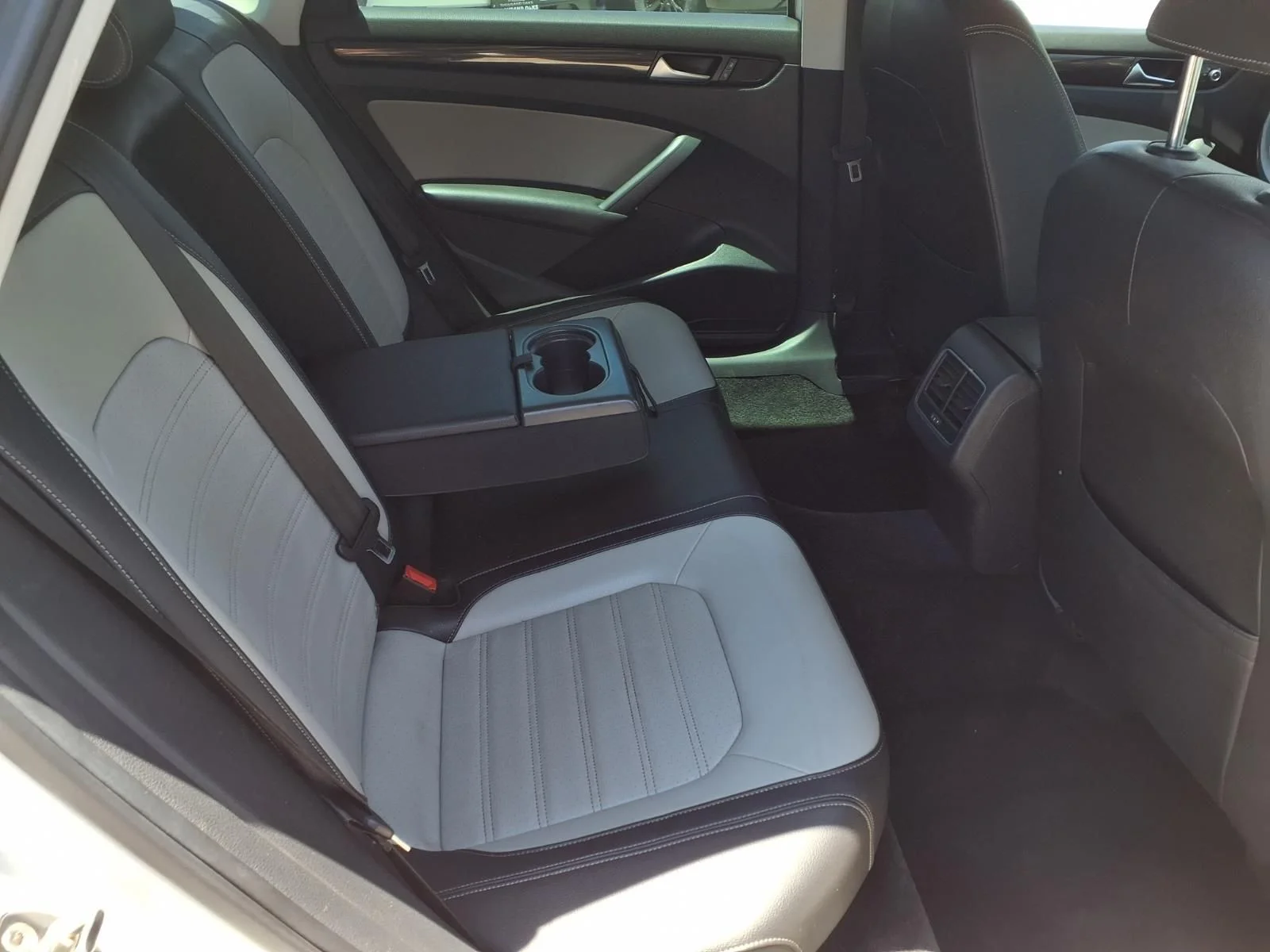 Used 2015 White Volkswagen 1.8T Sport image 21