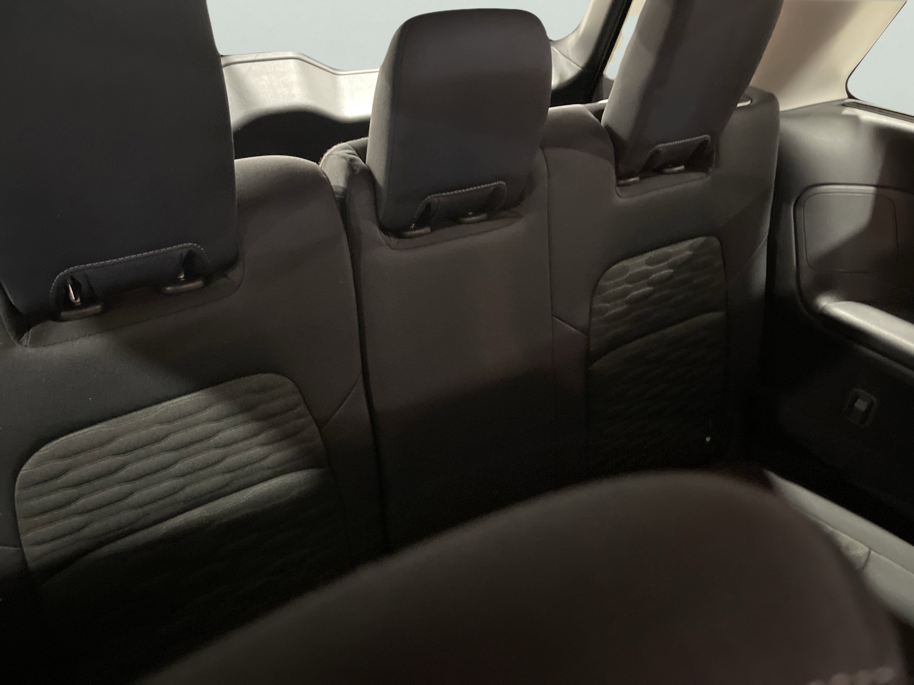 2025 Nissan Pathfinder SV - Photo 11