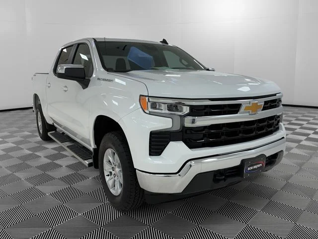 Used 2024 White Chevrolet LT image 7