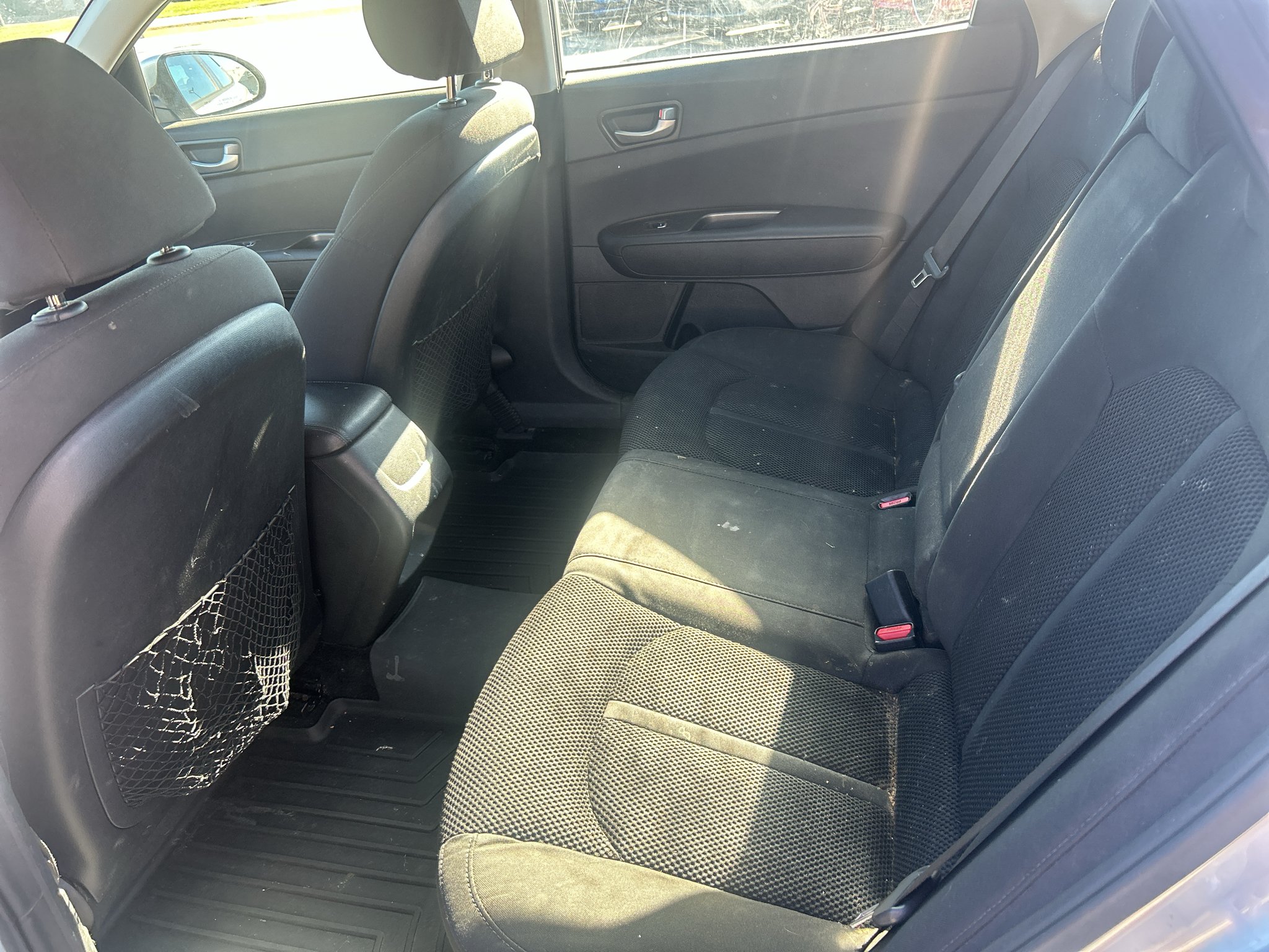 Used 2019 Sparkling Silver Kia LX image 10