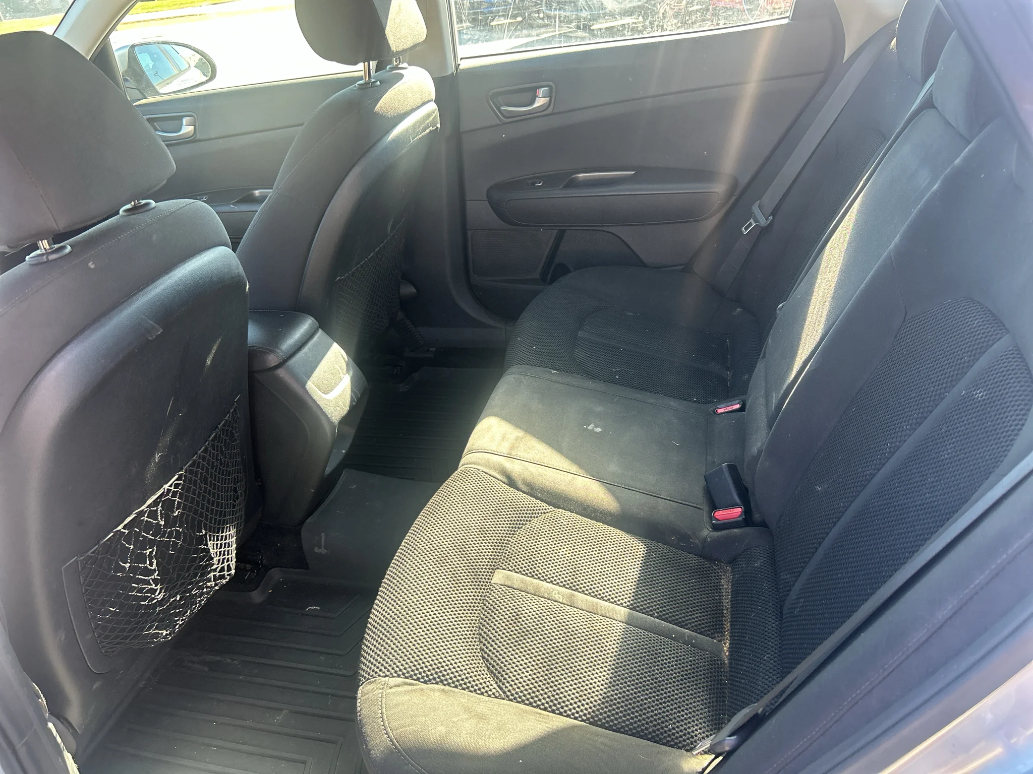 Used 2019 Sparkling Silver Kia LX image 10