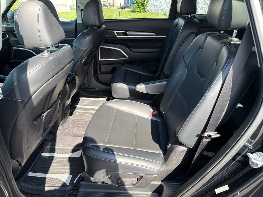 Used 2020 Black Kia S image 15