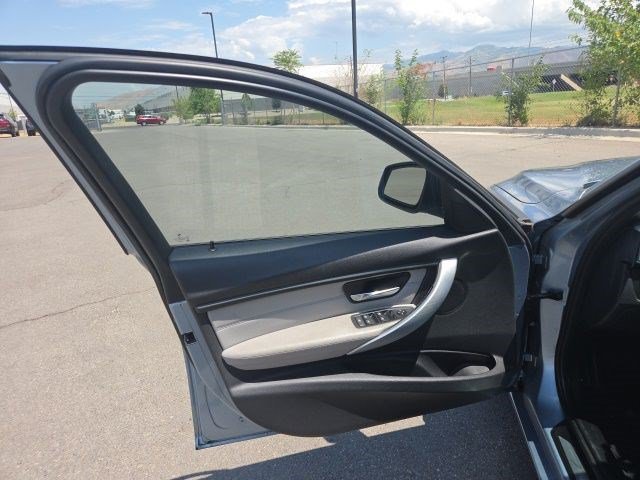 Used 2013 Liquid Blue Metallic BMW 328i xDrive image 10