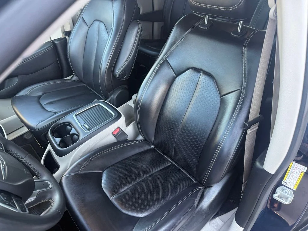 Used 2023 Blue Chrysler Touring L image 22