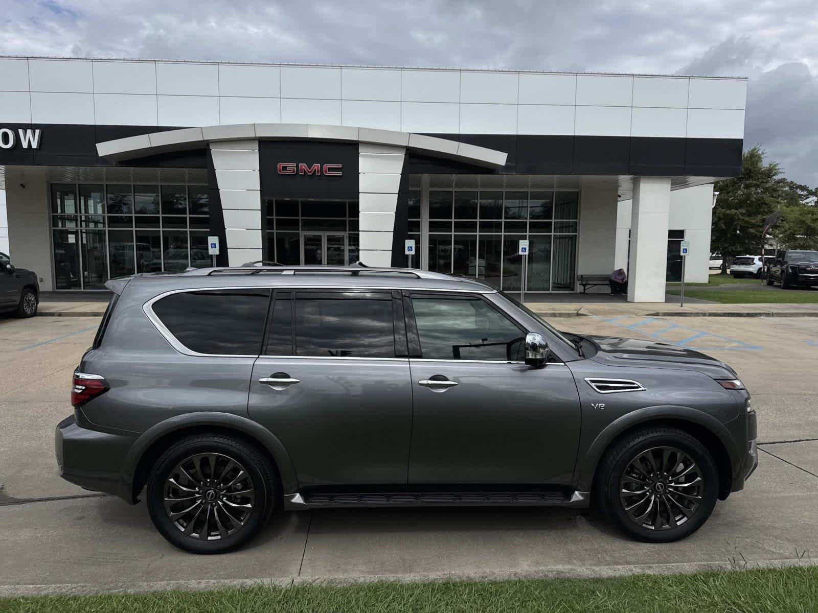 2021 Nissan Armada Platinum 4X2's photo