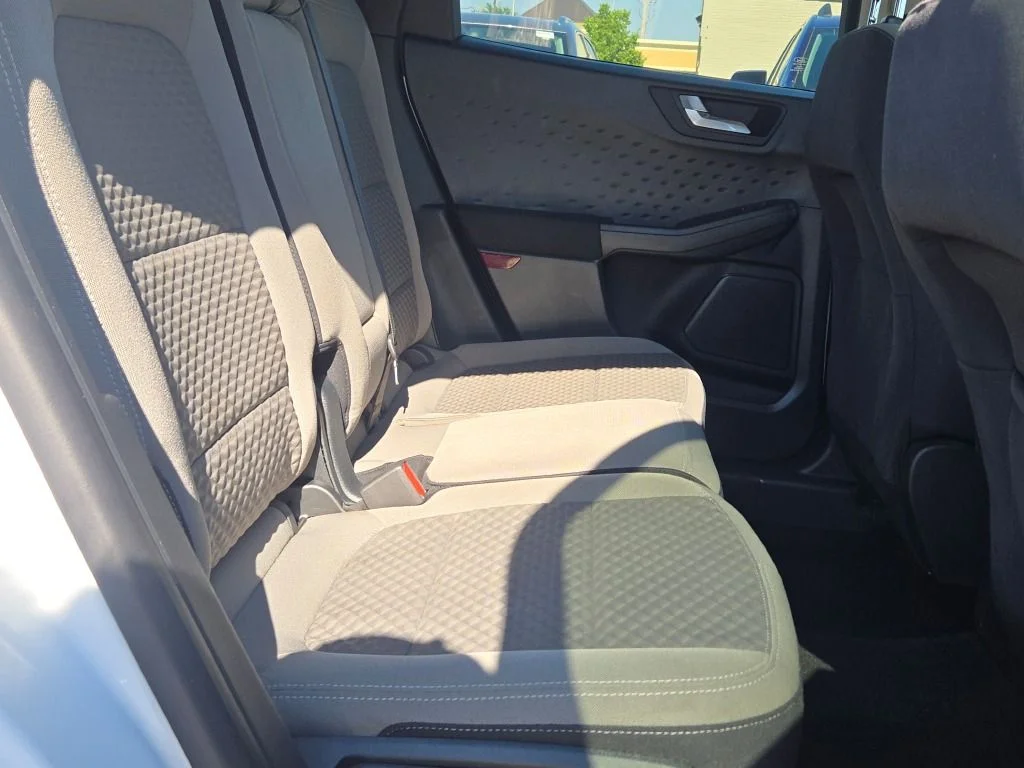 Used 2020 White Ford SE image 10