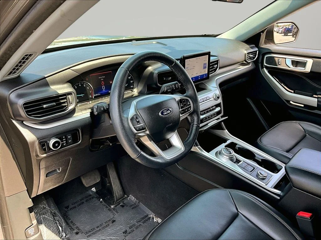 Certified Used 2022 Gray Ford XLT image 17