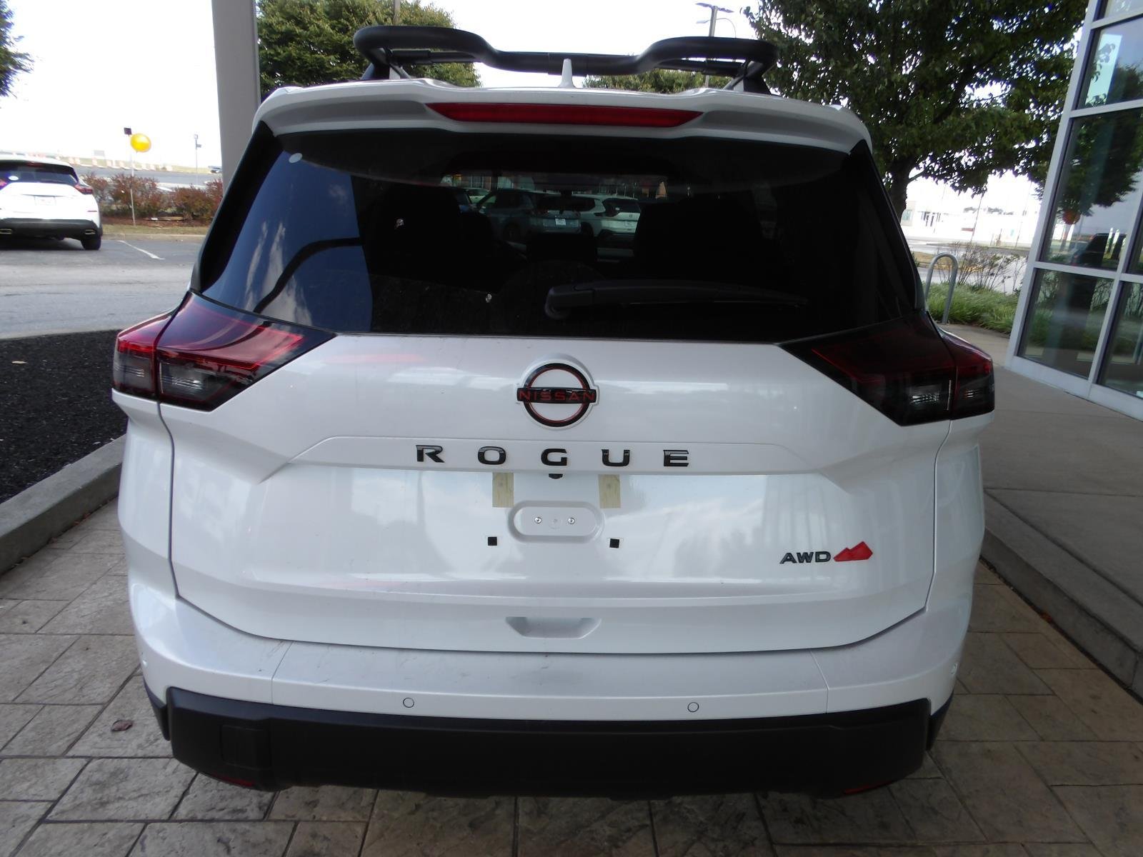 New 2026 Everest White Pearl TriCoat Nissan Rock Creek® image 6