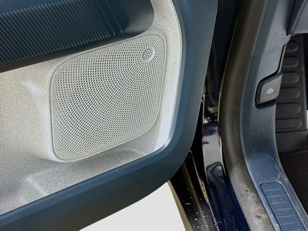 Used 2022 Alto Blue Tinted Clearcoat Metallic Ford XLT image 25