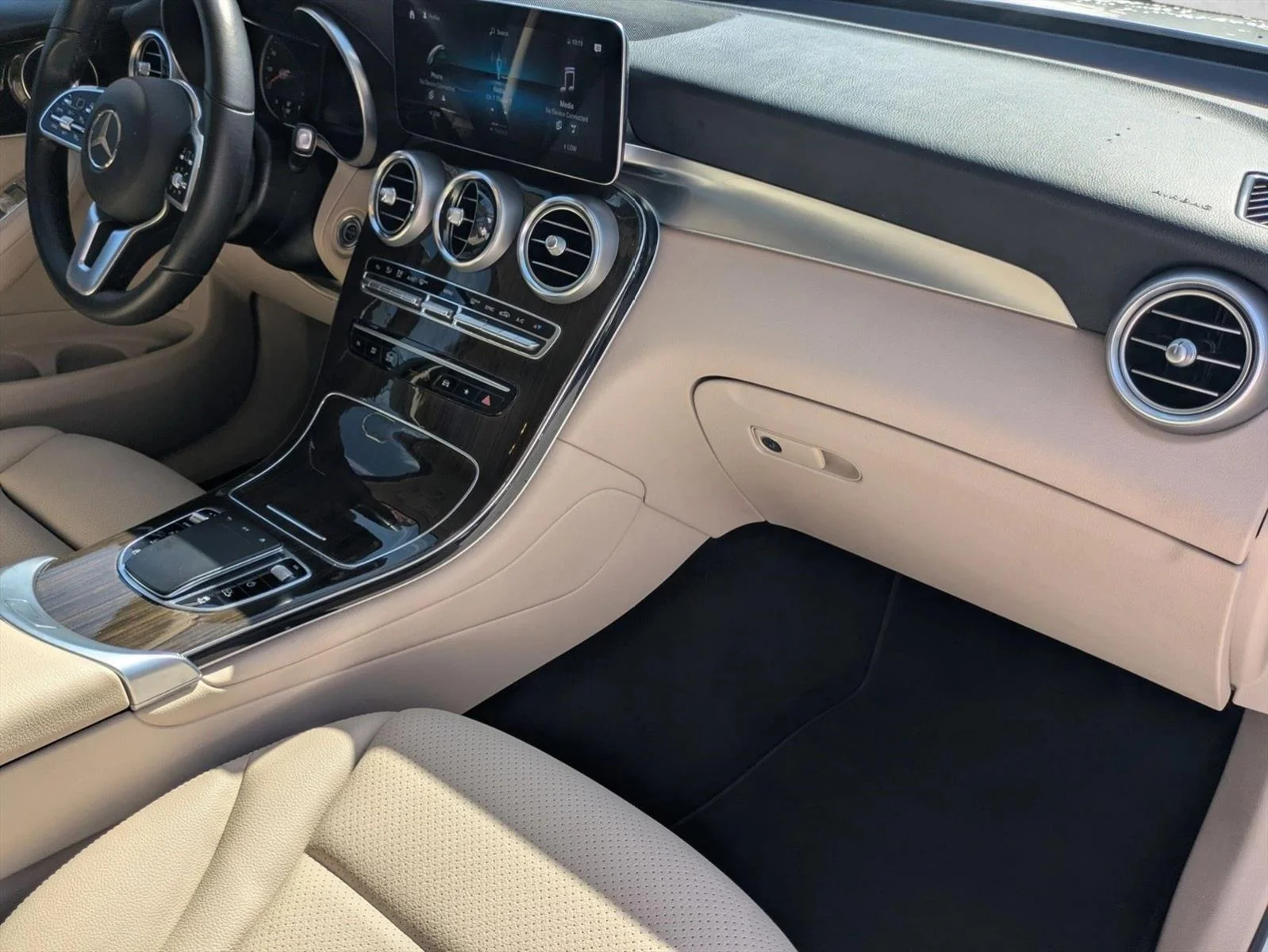 Used 2022 Polar White Mercedes-Benz GLC 300 image 21