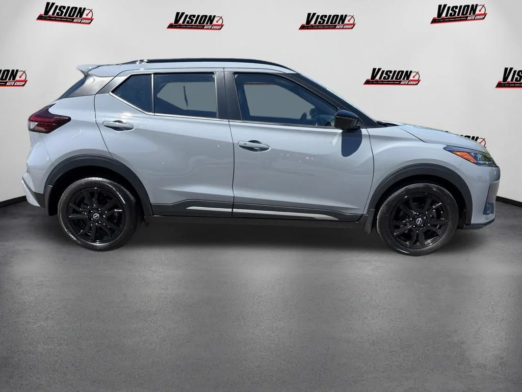 Used 2024 Gray Nissan SR image 6