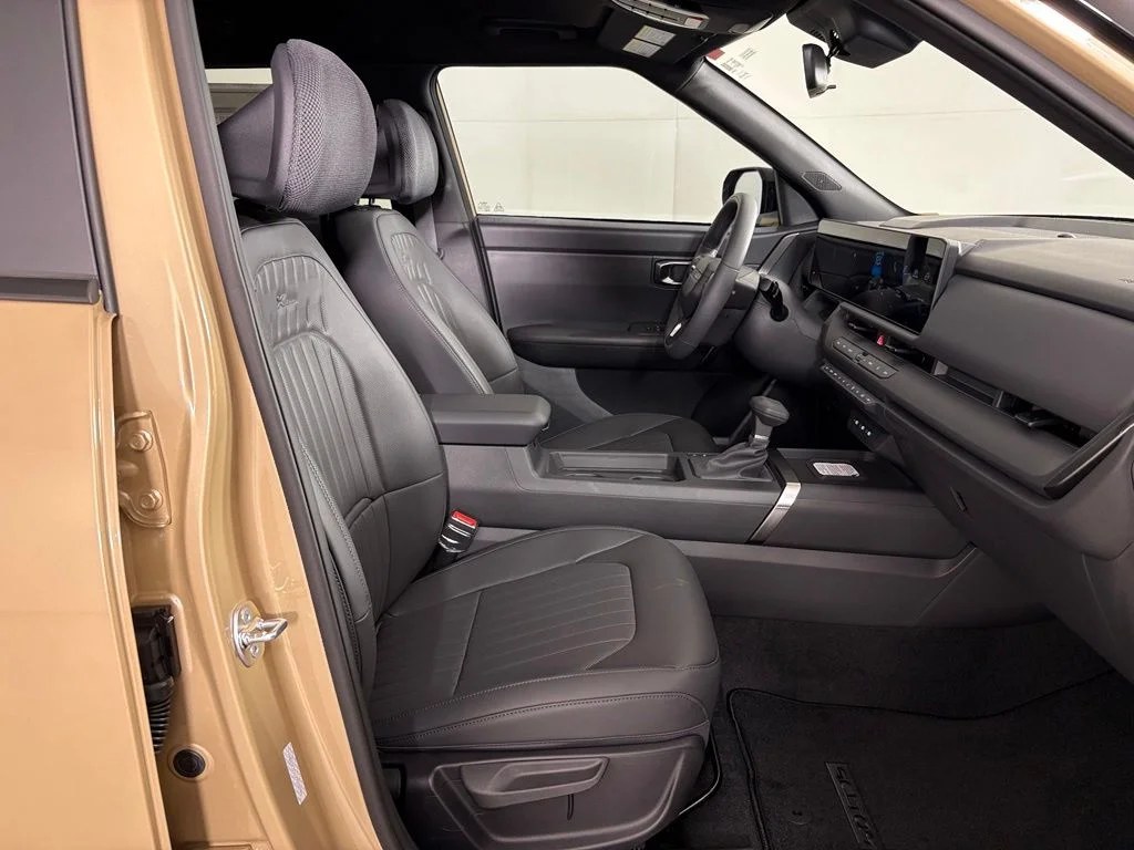 New 2027 Terrain Brown / Black Roof Kia X-Line S image 42