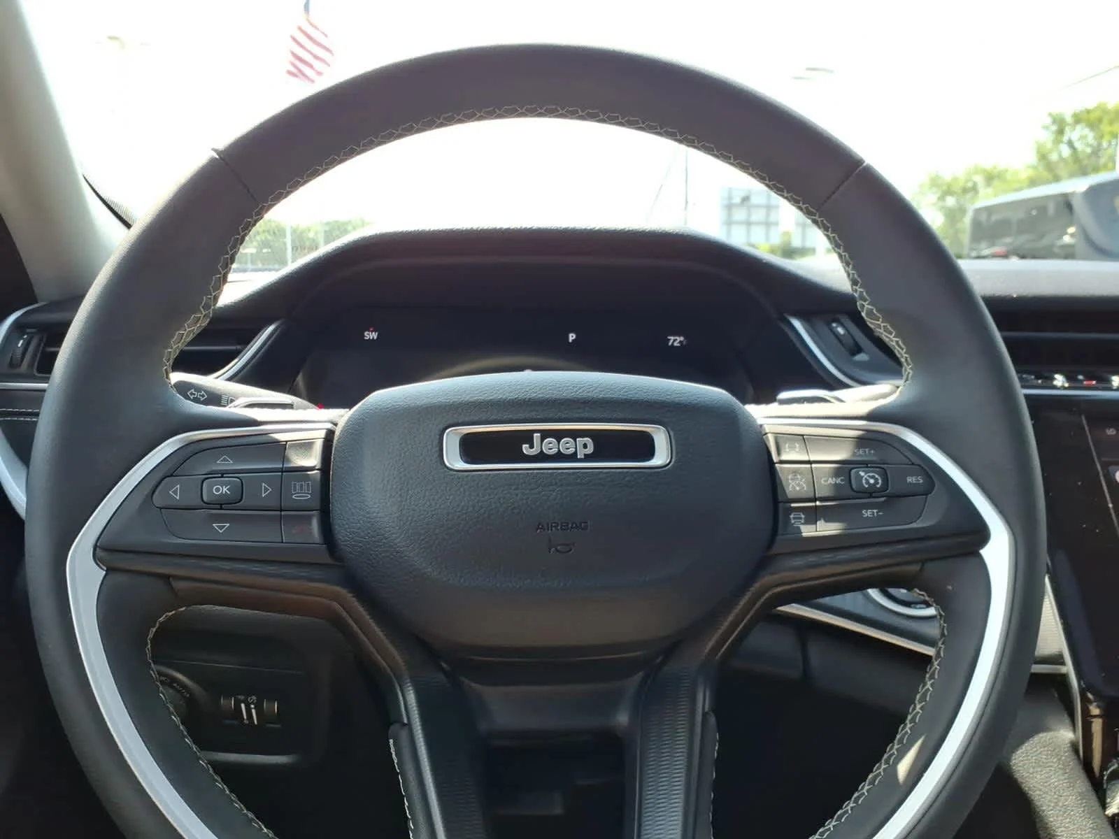 Certified Used 2023 Silver Zynith Jeep Laredo X image 26