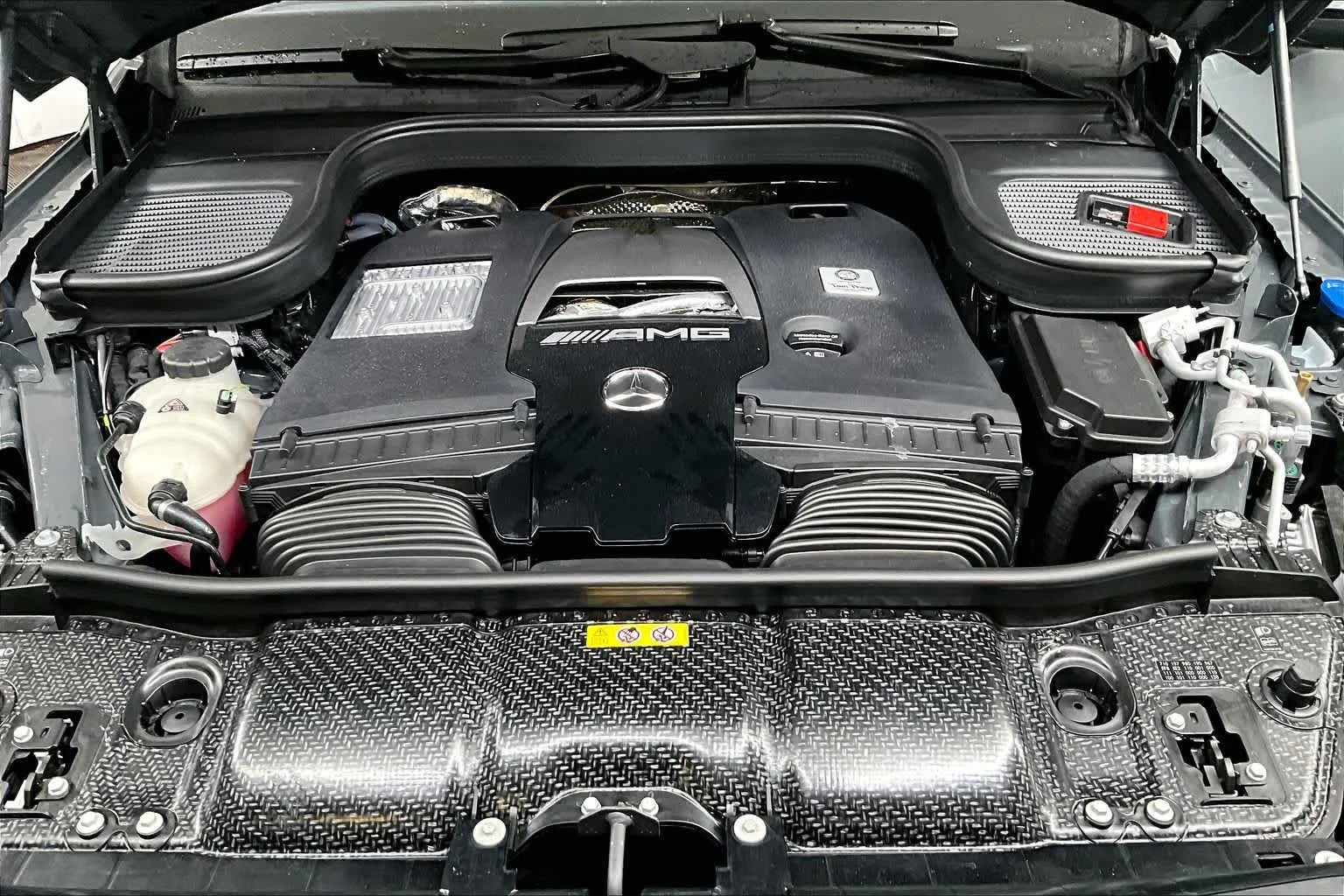 New 2026 MANUFAKTUR Signature Silicon Grey Mercedes-Benz AMG® GLS 63 image 15