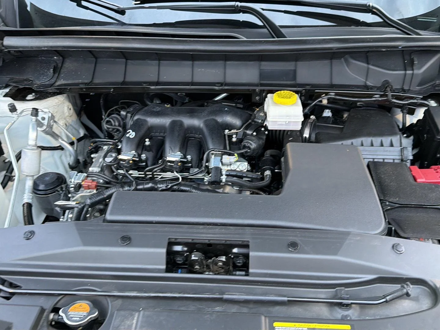 2025 Nissan Pathfinder SV - Photo 36