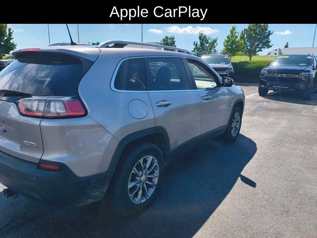 Used 2019 Silver Jeep Latitude Plus image 3