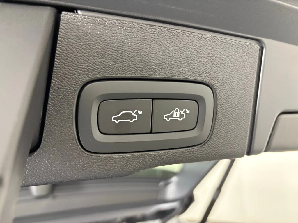 New 2026 Vapour Grey Volvo Ultra image 38