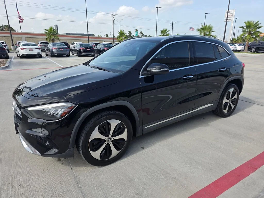 Used 2024 Black Mercedes-Benz GLA 250 image 3