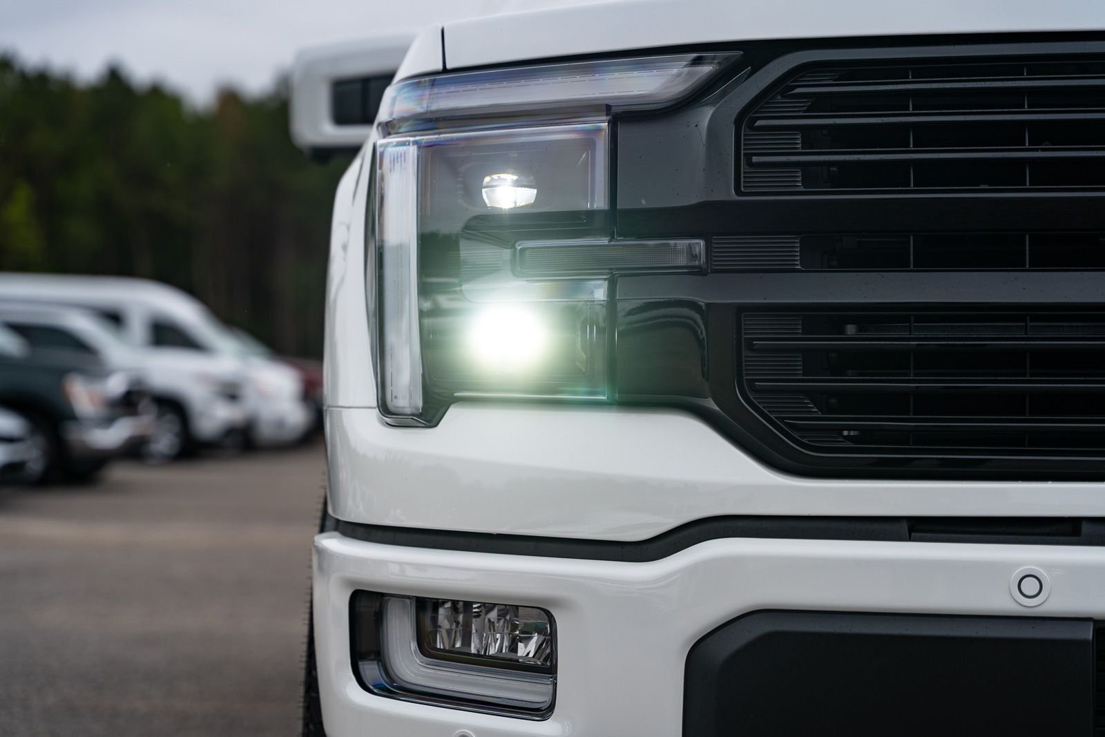 New 2026 Star White Metallic Tri-Coat Ford Platinum® image 7