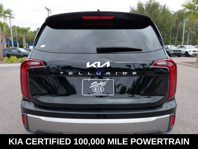 Used 2025 Black Kia S image 6