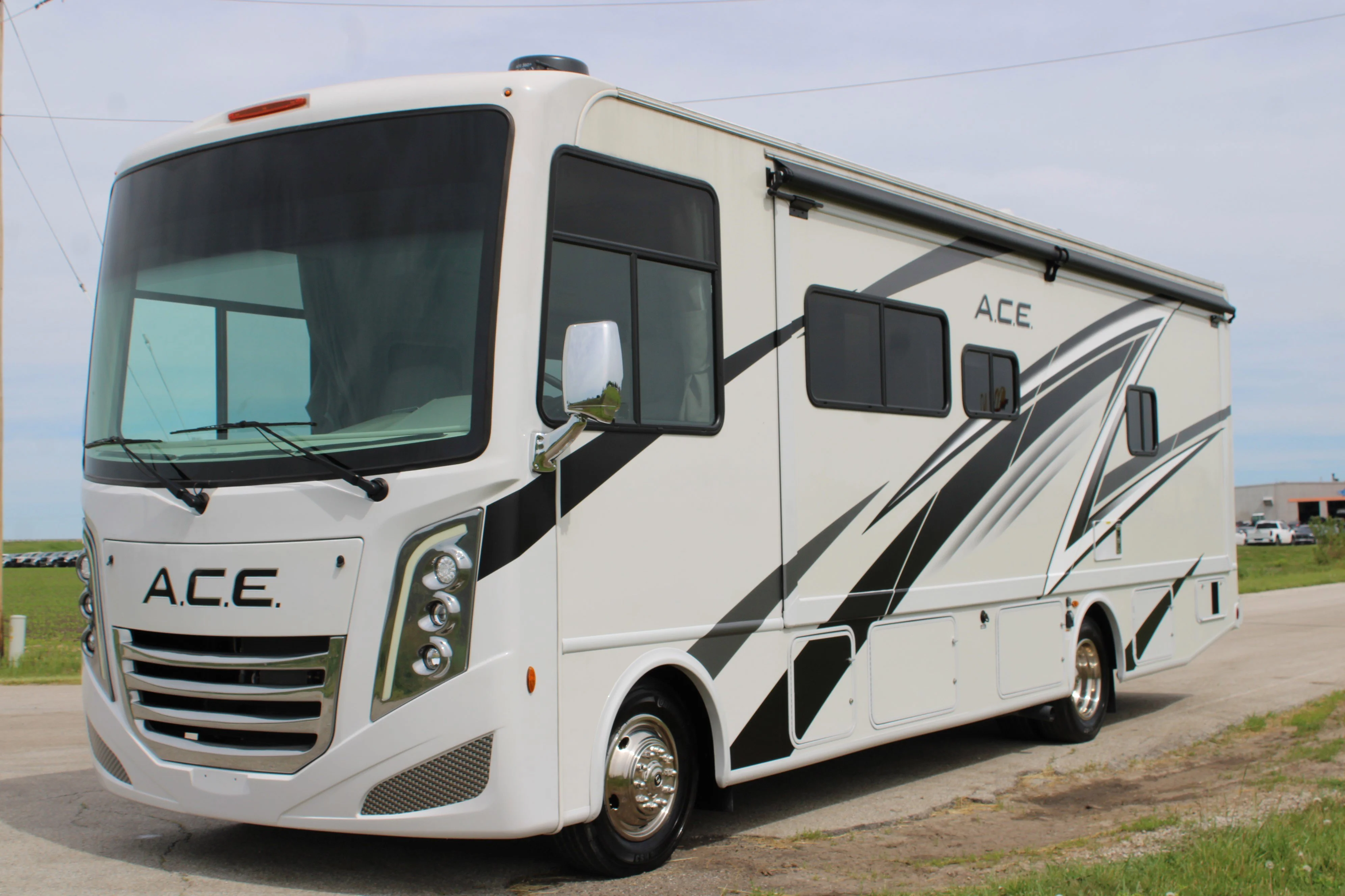 Used 2023 White Ford  image 8