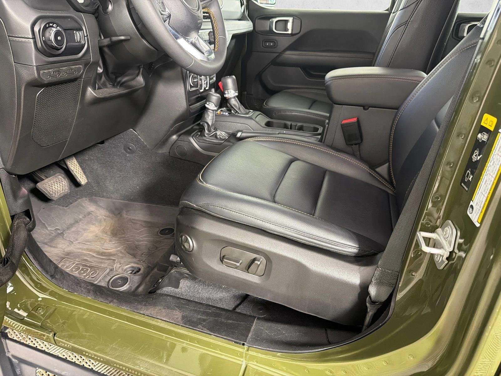Used 2024 Sarge Green Clearcoat Jeep Sahara image 9