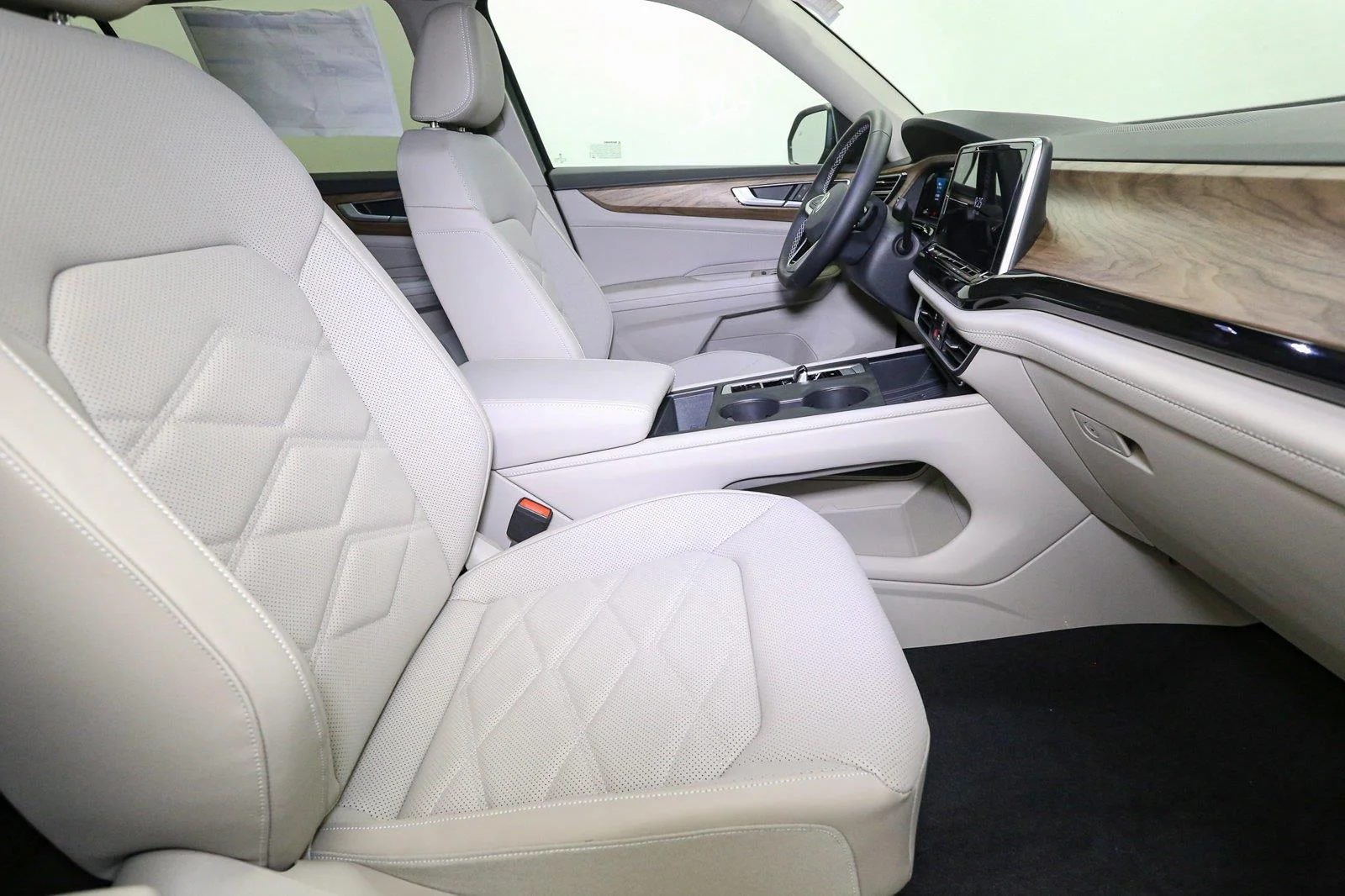New 2026 Opal White Pearl Volkswagen 2.0T SE image 13