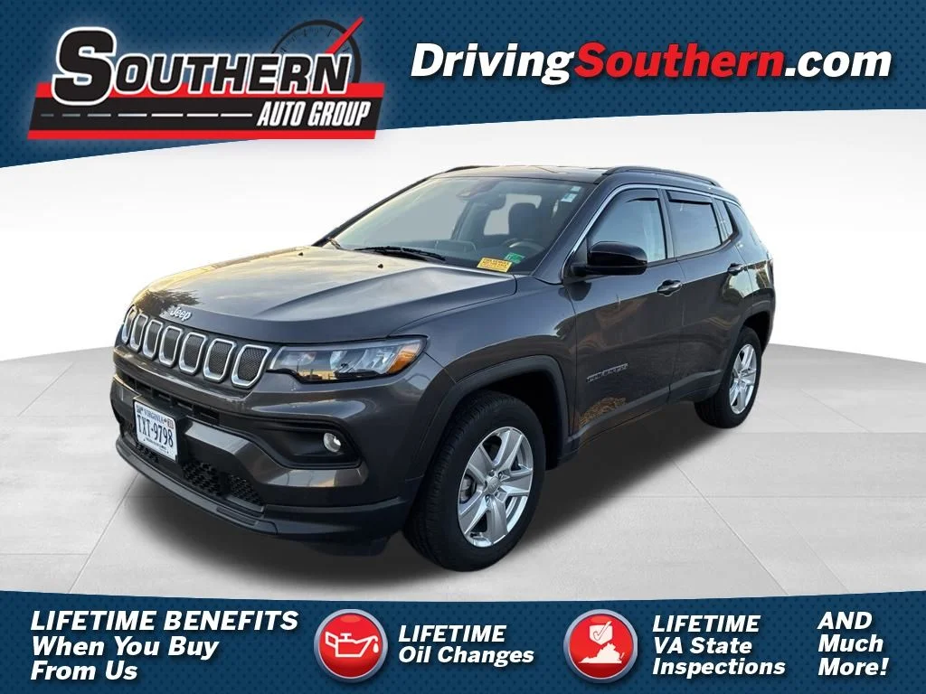 Used 2022 Gray Jeep Latitude image 1
