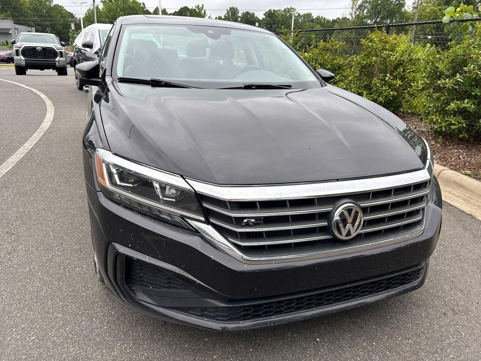 Used 2020 Deep Black Pearl Volkswagen 2.0T R-Line image 8