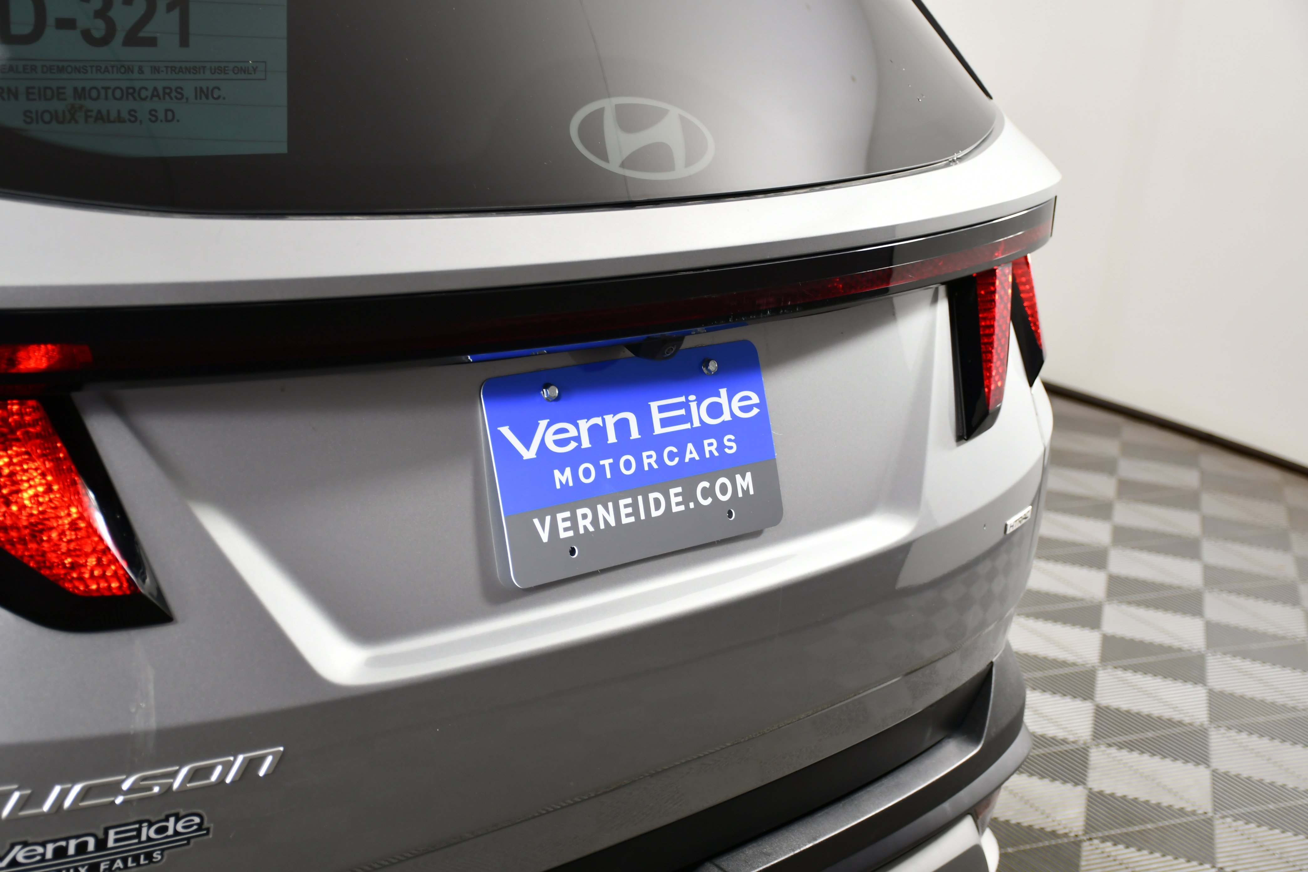 Used 2025 Shimmering Silver Hyundai SEL image 15