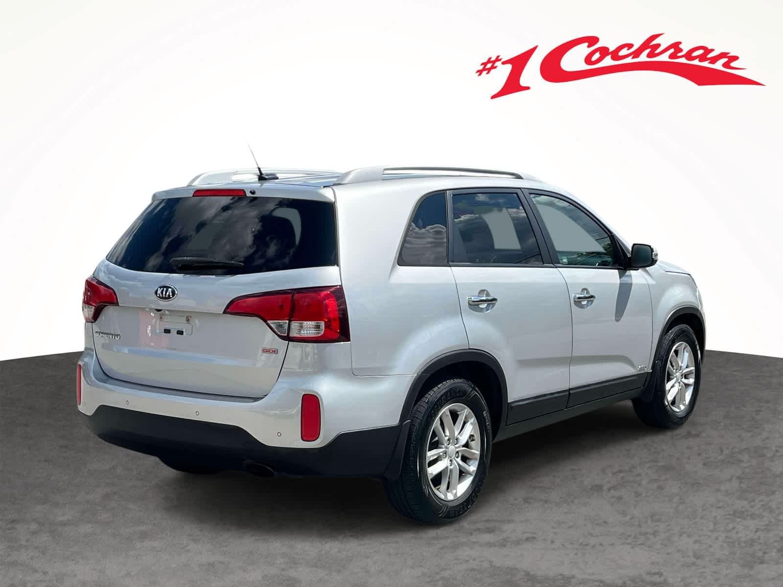 Used 2015 Bright Silver Kia LX image 10
