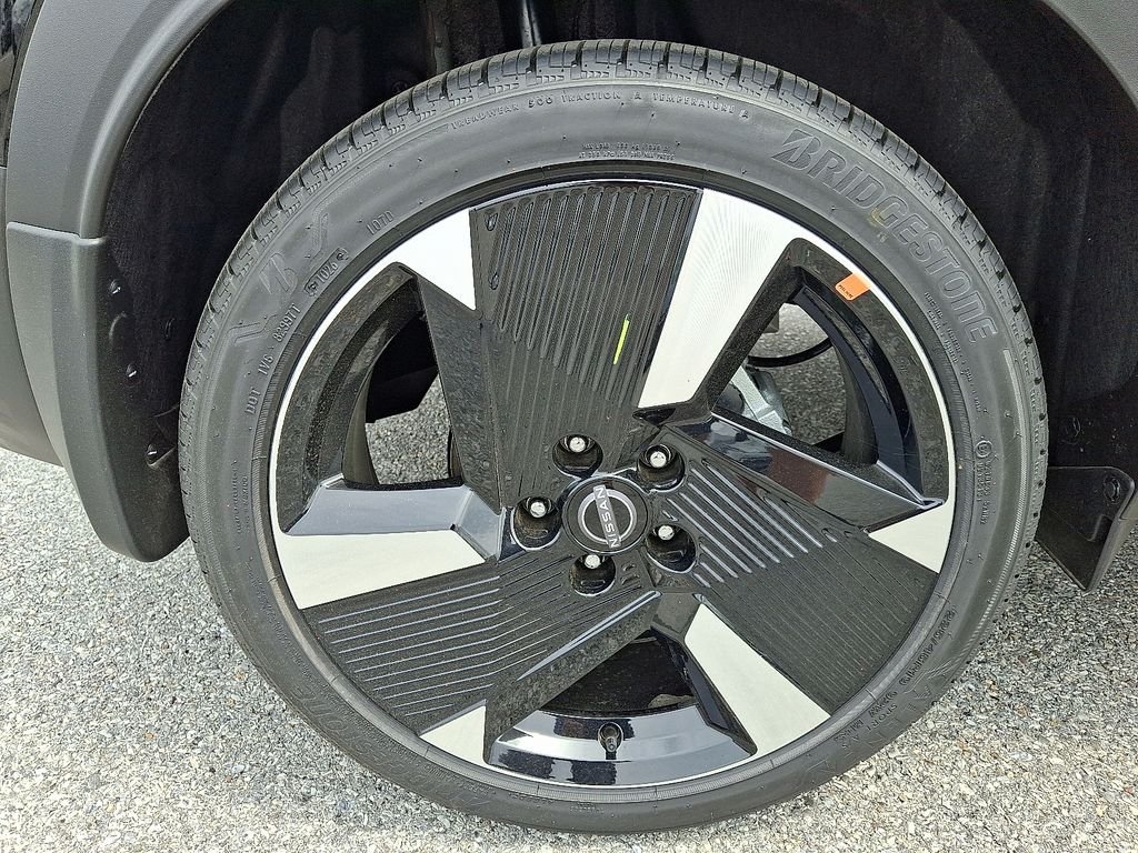 New 2026 Super Black Nissan SR image 5