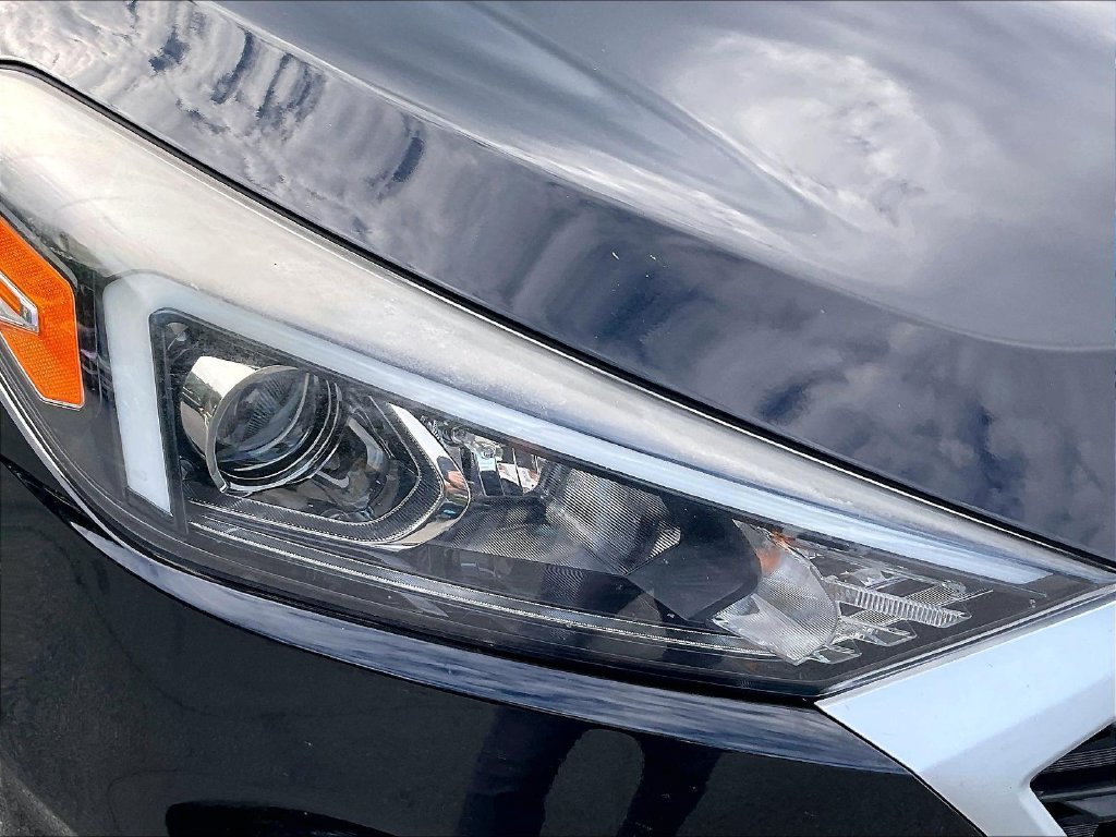 Used 2019 Black Noir Pearl Hyundai SE image 28