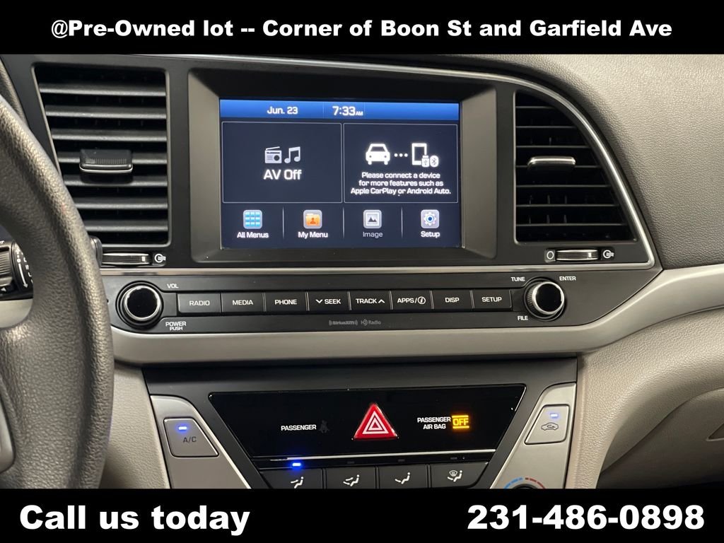 Used 2017 Black Hyundai SE image 19