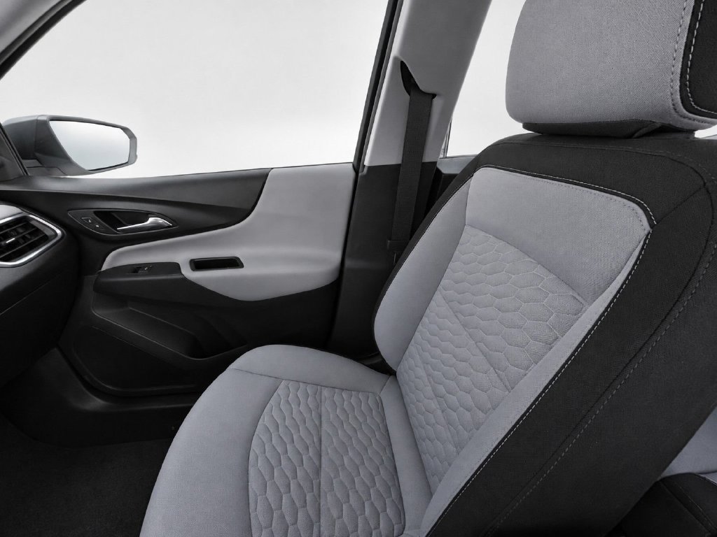 Used 2020 White Chevrolet LS image 33