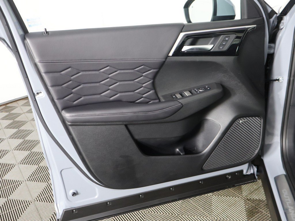 2026 Mitsubishi Outlander SEL - Photo 29