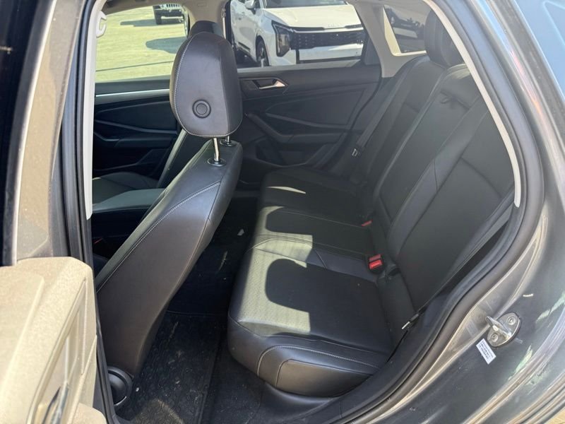 Used 2019  Volkswagen 1.4T SE image 12