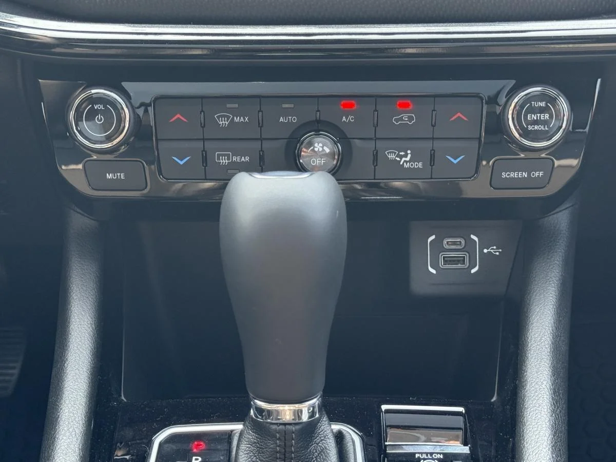 New 2026 joose (pl4) Jeep Altitude image 24