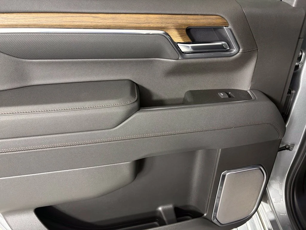 New 2026 Sterling Gray Metallic Chevrolet High Country image 41