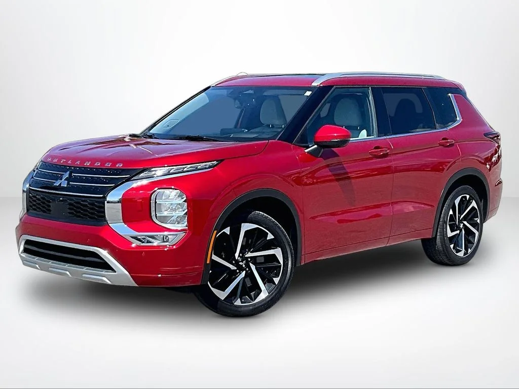 Used 2024 Red Mitsubishi SEL image 2
