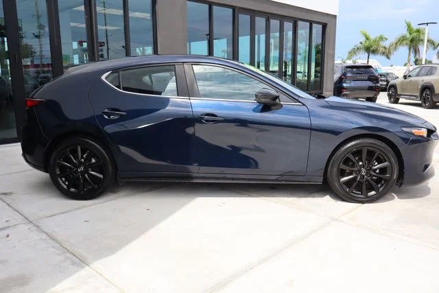 JM1BPAKM8R1718946