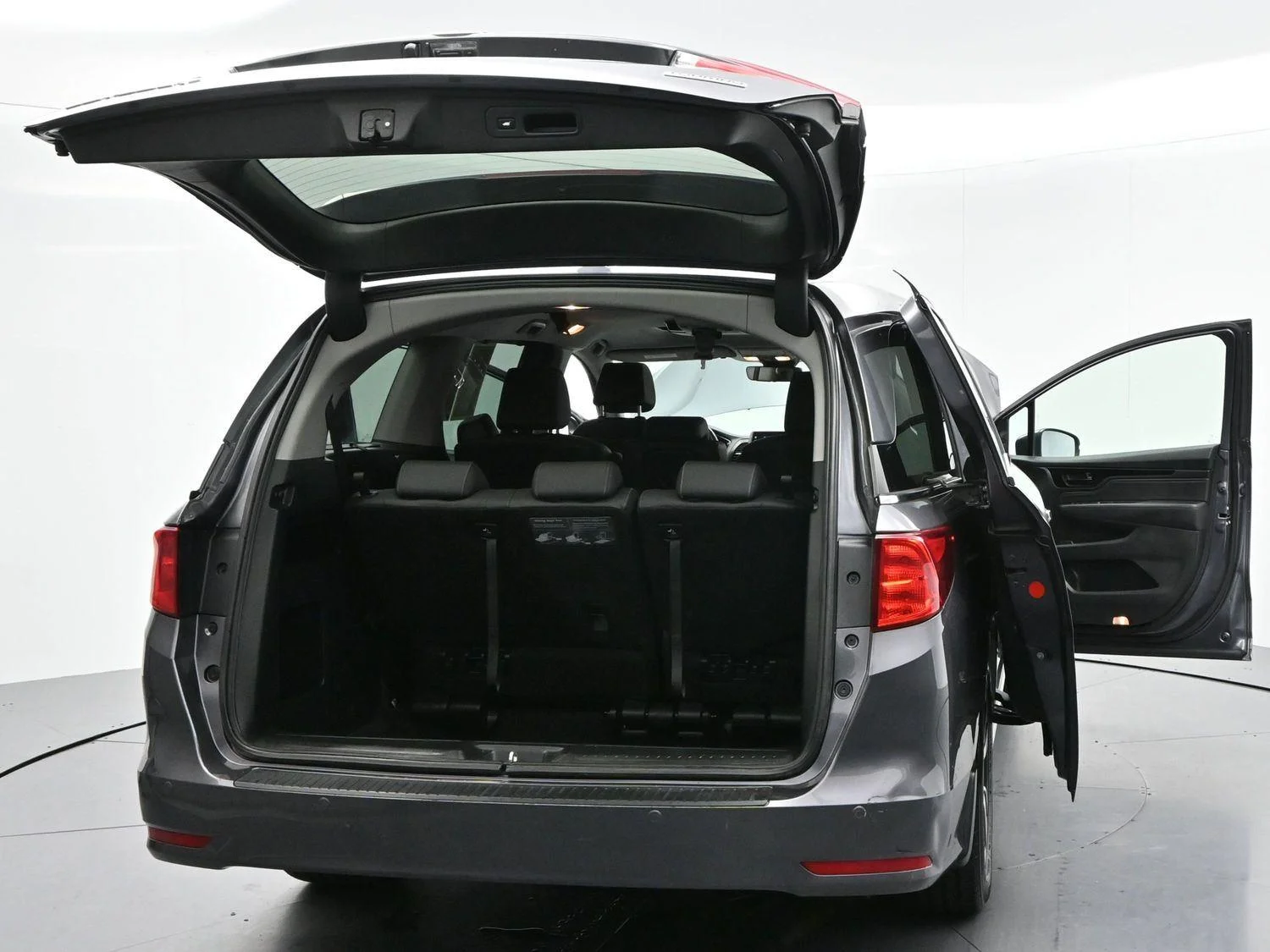 Used 2023 Modern Steel Metallic Honda Touring image 52